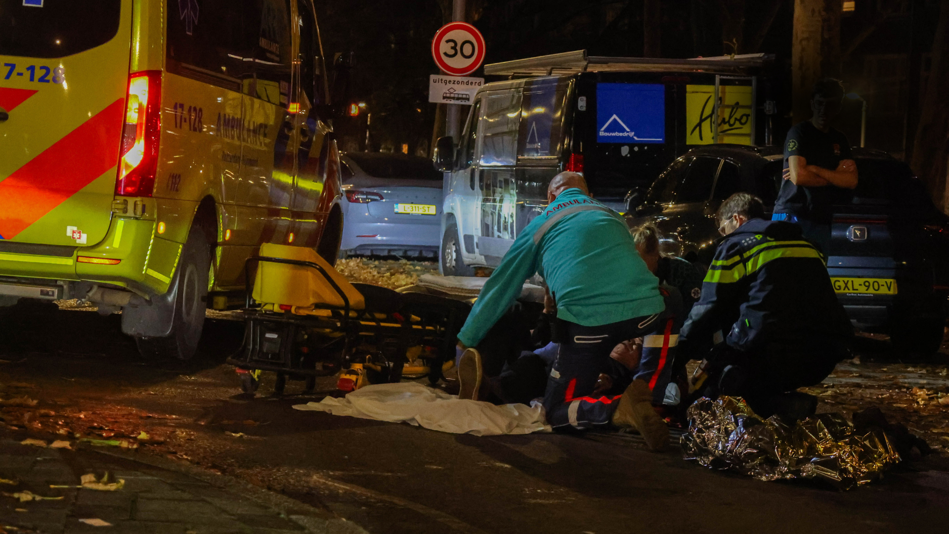 Aanrijding met voetganger op Mathenesserdijk.