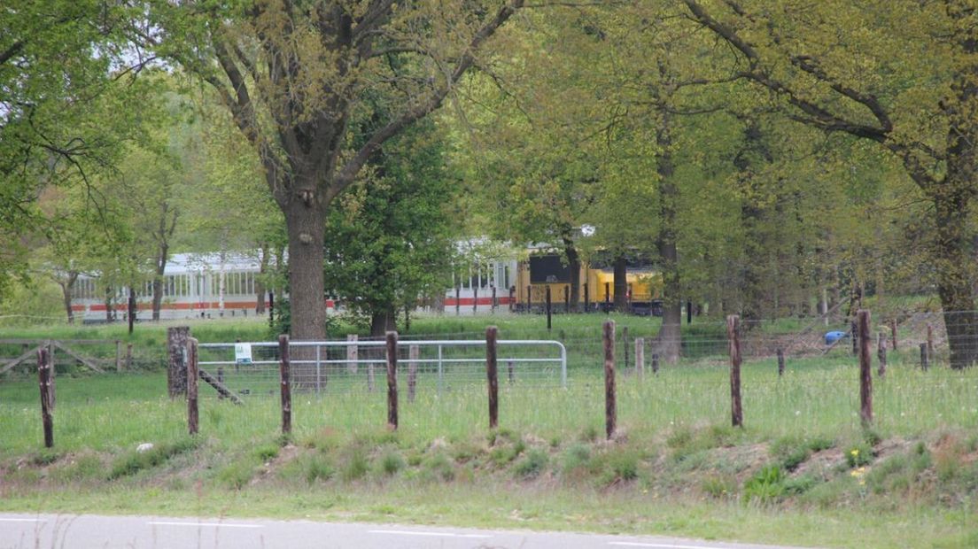 Hele middag geen treinen tussen Deventer en Rijssen door aanrijding, file op N350