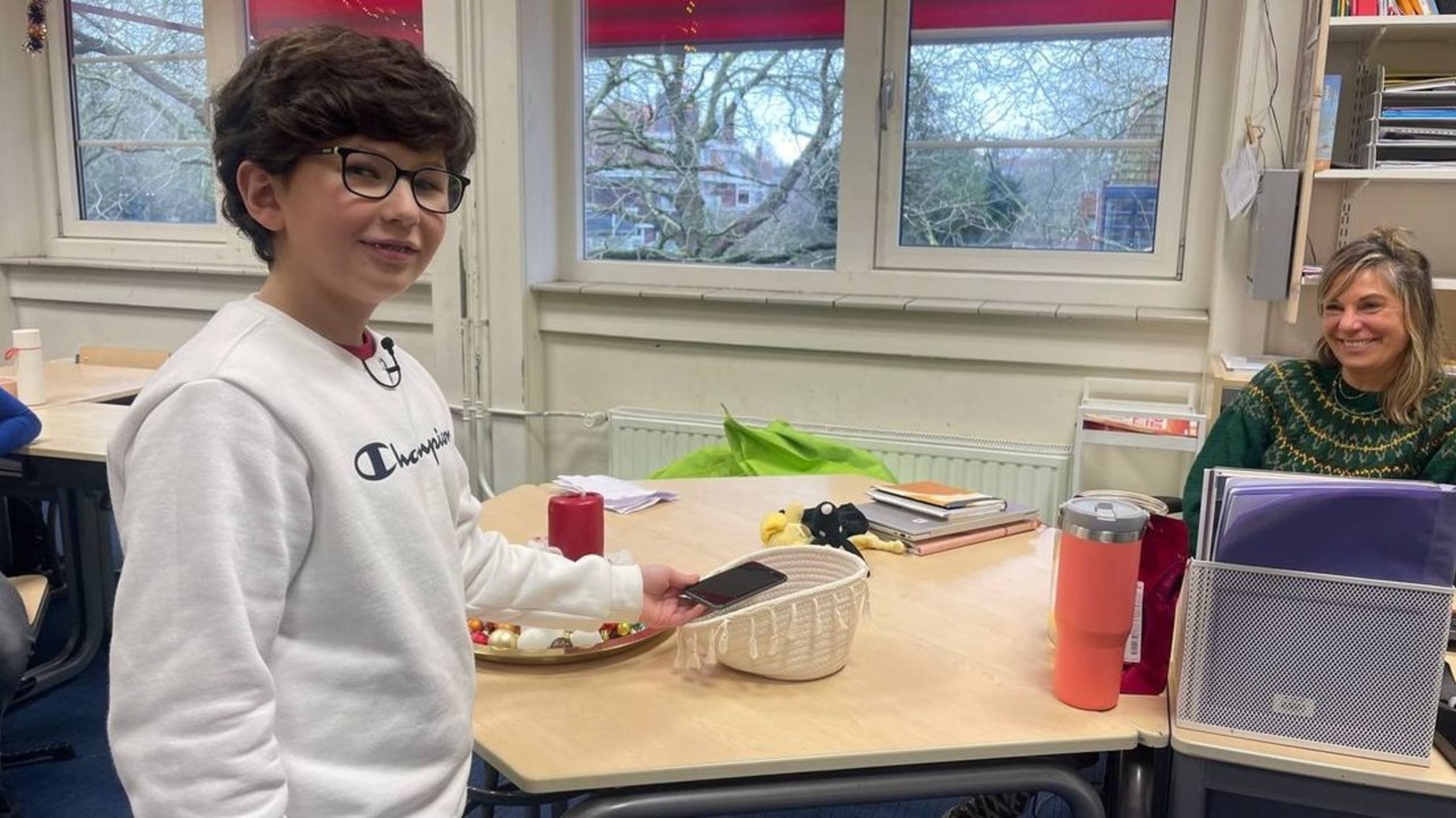 Europa wil kinderen pas vanaf 13 jaar op sociale media, Groningen voorloper met 'Smartphone Vrij Opgroeien'