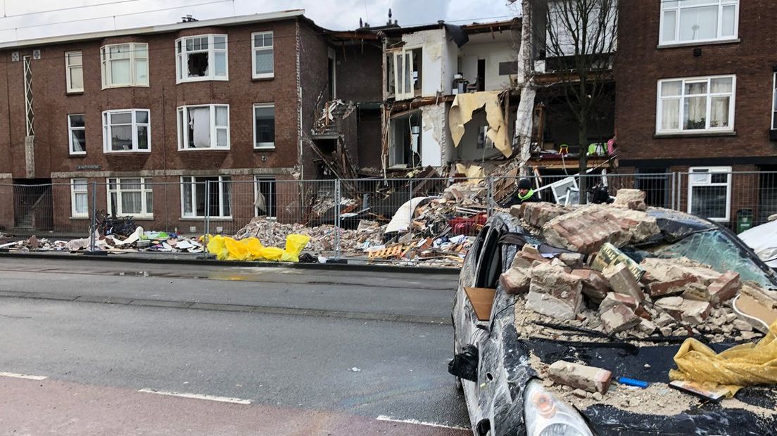 De ravage in de Jan van der Heijdenstraat. Foto Omroep West