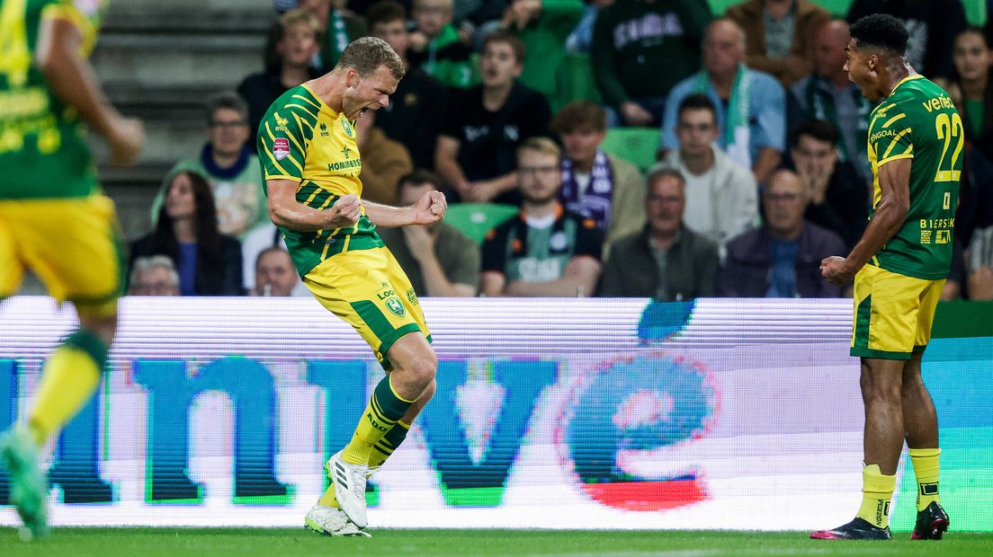 Henk Veerman brult van blijdschap na zijn eerste treffer voor ADO Den Haag