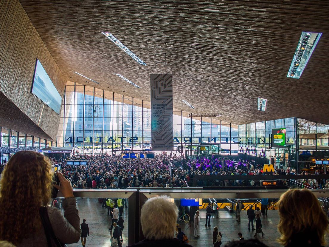 Rotterdams Philharmonisch Orkest speelt Centraal Station
