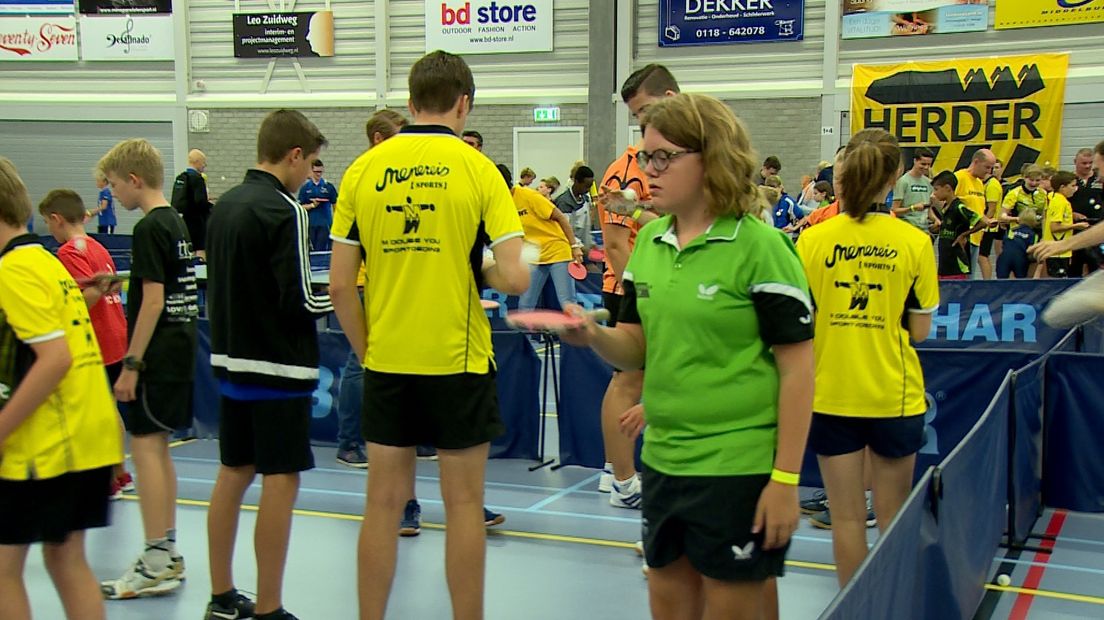 Recordpoging tafeltennis gesneuveld