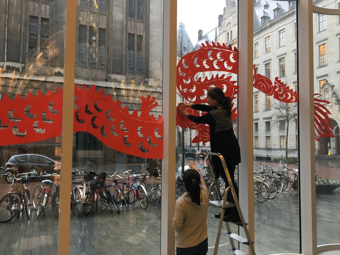Museum Rotterdam wordt versierd vanwege het Chinese Nieuwjaar