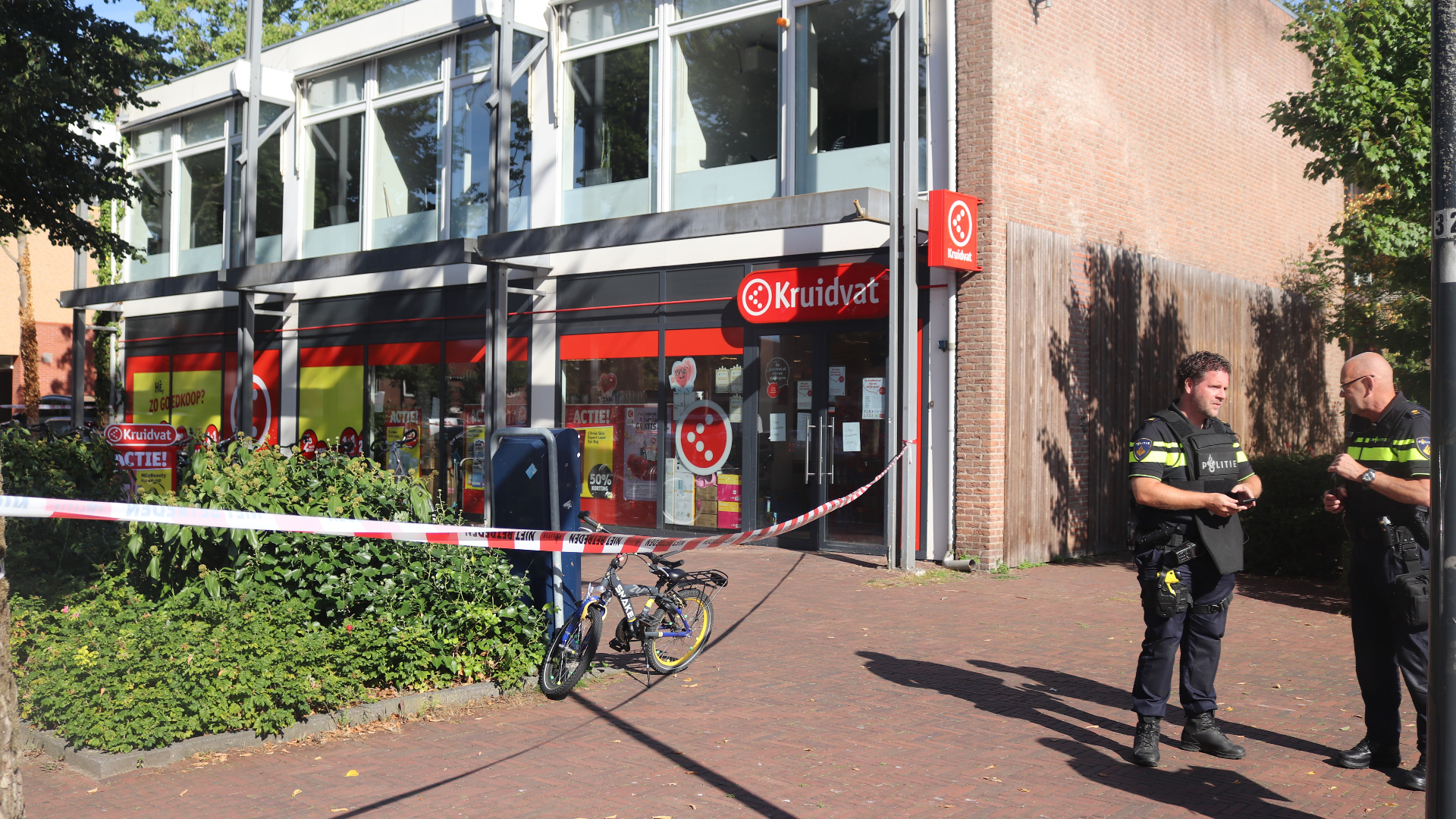 Man overvalt Kruidvat in Vleuten met mogelijk vuurwapen: 'Bel 112 en benader hem niet zelf'