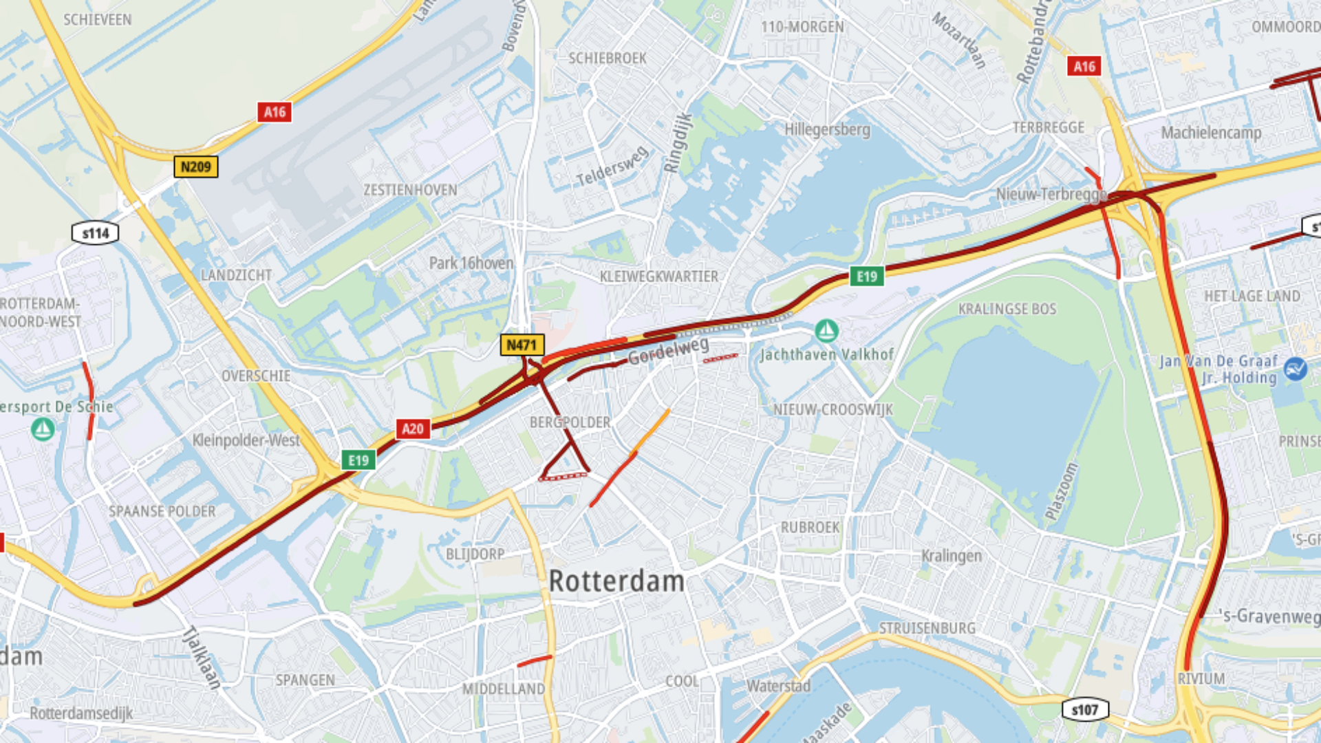 Het staat vast op de A20 door het ongeluk.