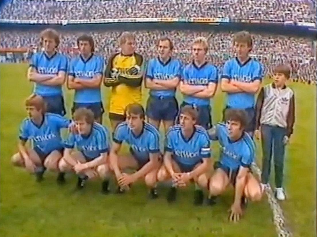 Het Oranje van 1974 tijdens afscheidswedstrijd Willem van Hanegem in 1983 met rechts 'Fransie'