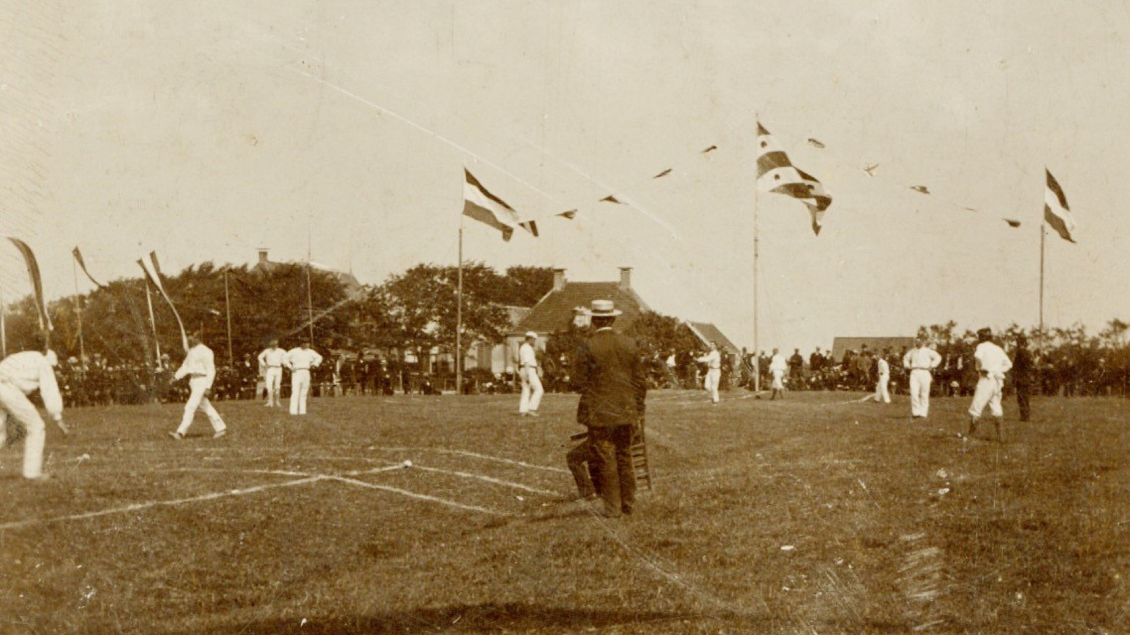 Een bondswedstrijd van de Harlinger kaatsvereniging Eendracht in 1916