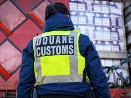 De douanier ontkende wat met de drugshandel te maken te hebben