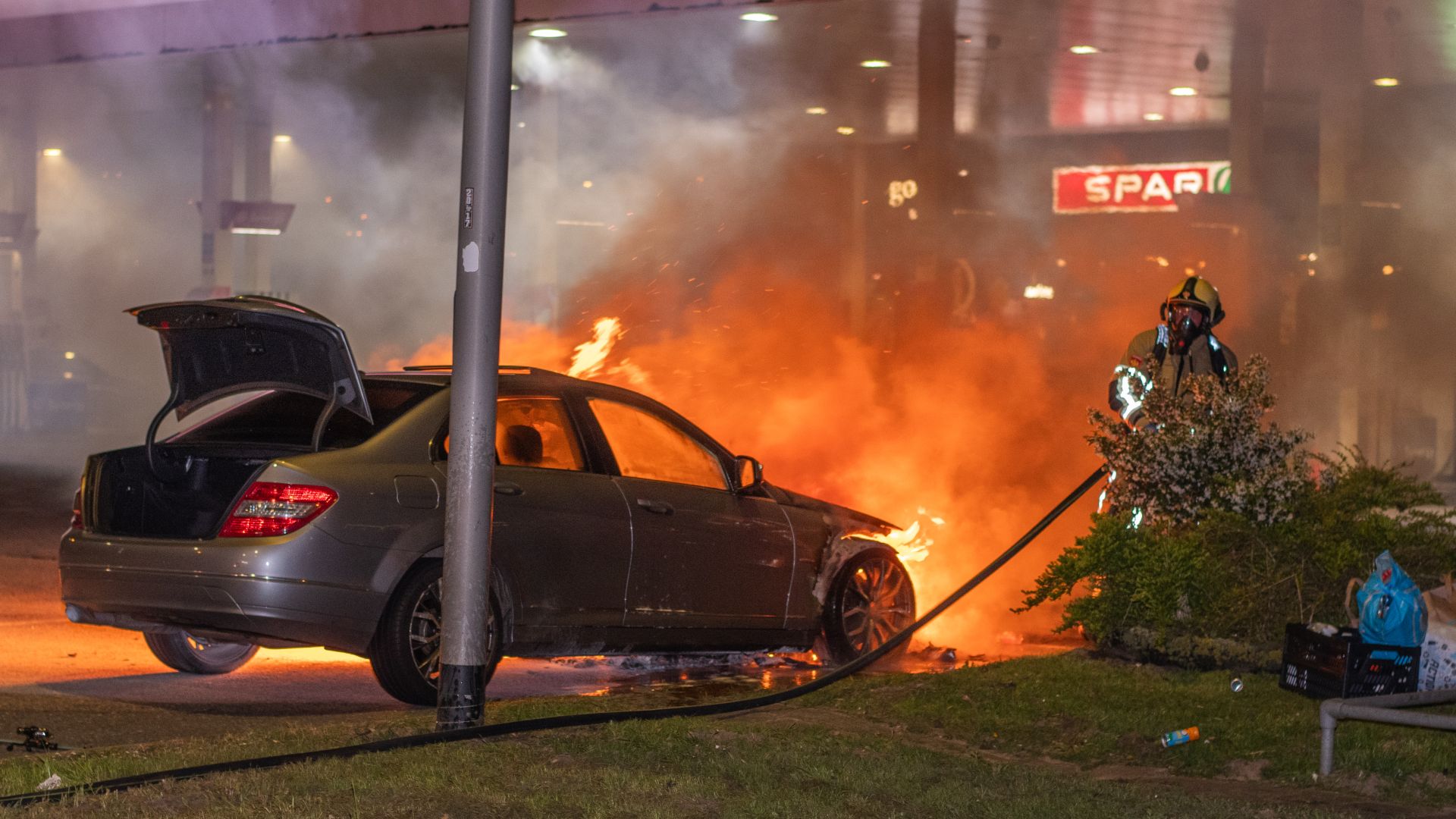 Schrik om vlammenzee bij tankstation A12