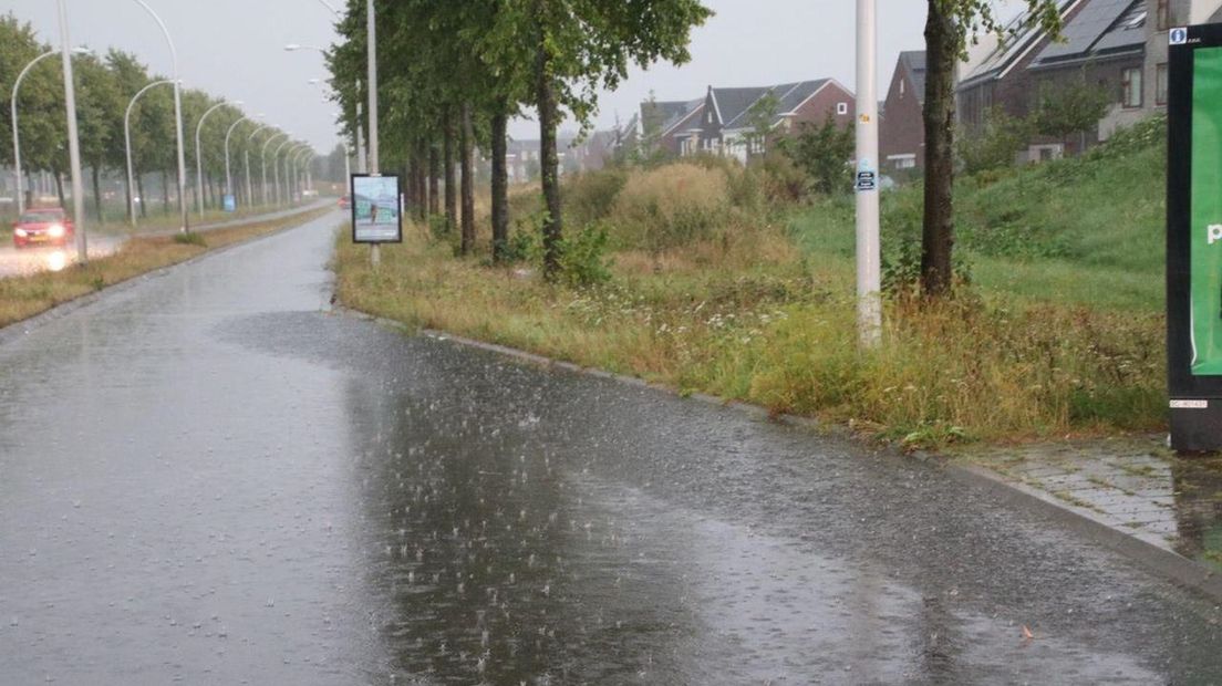 Ondergelopen straten in Zwolle Stadshagen