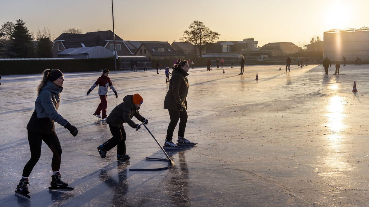 Schaatsbaan open: 'Wij zaten in het koudste hoekje van Nederland'