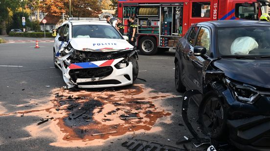 Politieauto betrokken bij ongeluk op kruispunt Home