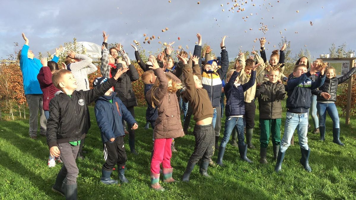 Honderden vrijwilligers aan de slag in Friese natuur