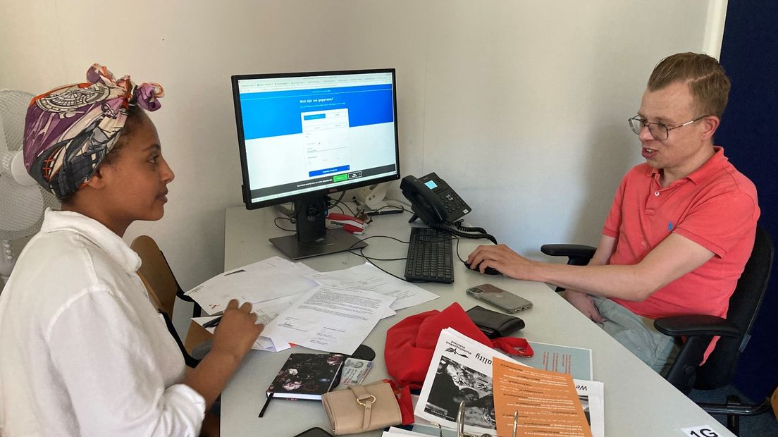 De sleuteloverdracht bij Vluchtelingenwerk in Utrecht.