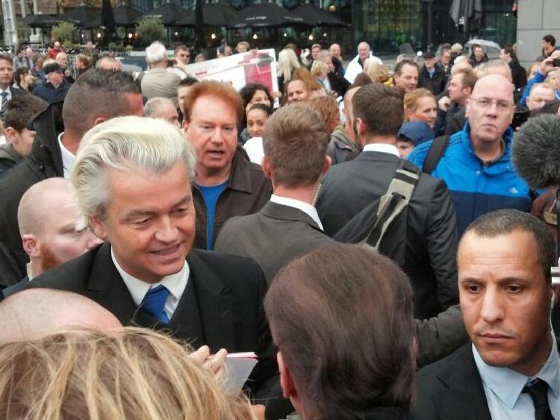 Wilders flyert in 2015 in Rotterdam voor zijn partij