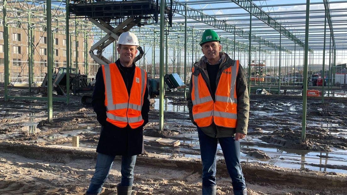 Op de Floriade wordt door Westlandse kassenbouwers de hoogste kas ter wereld gebouwd