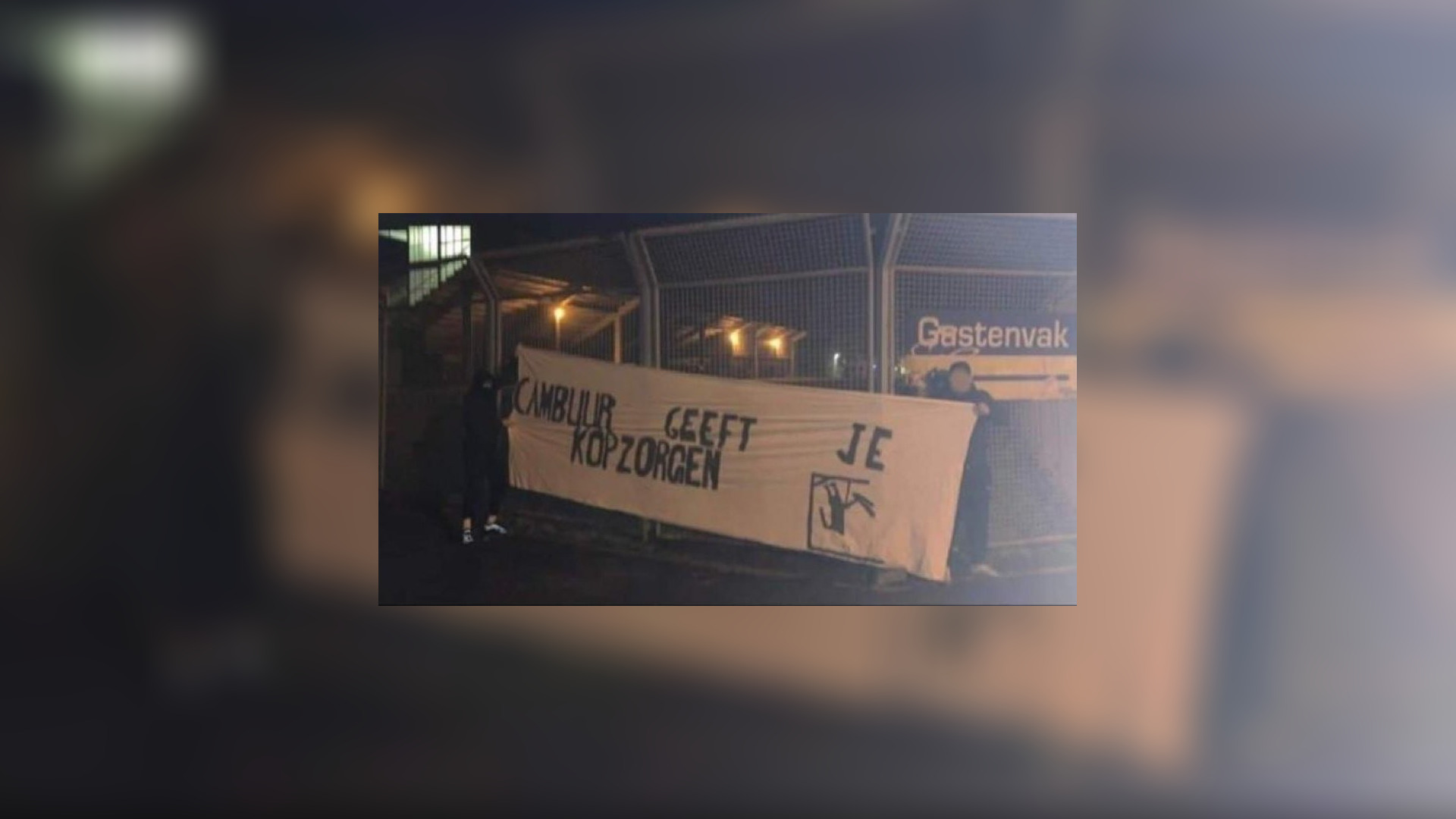 Het controversiële spandoek