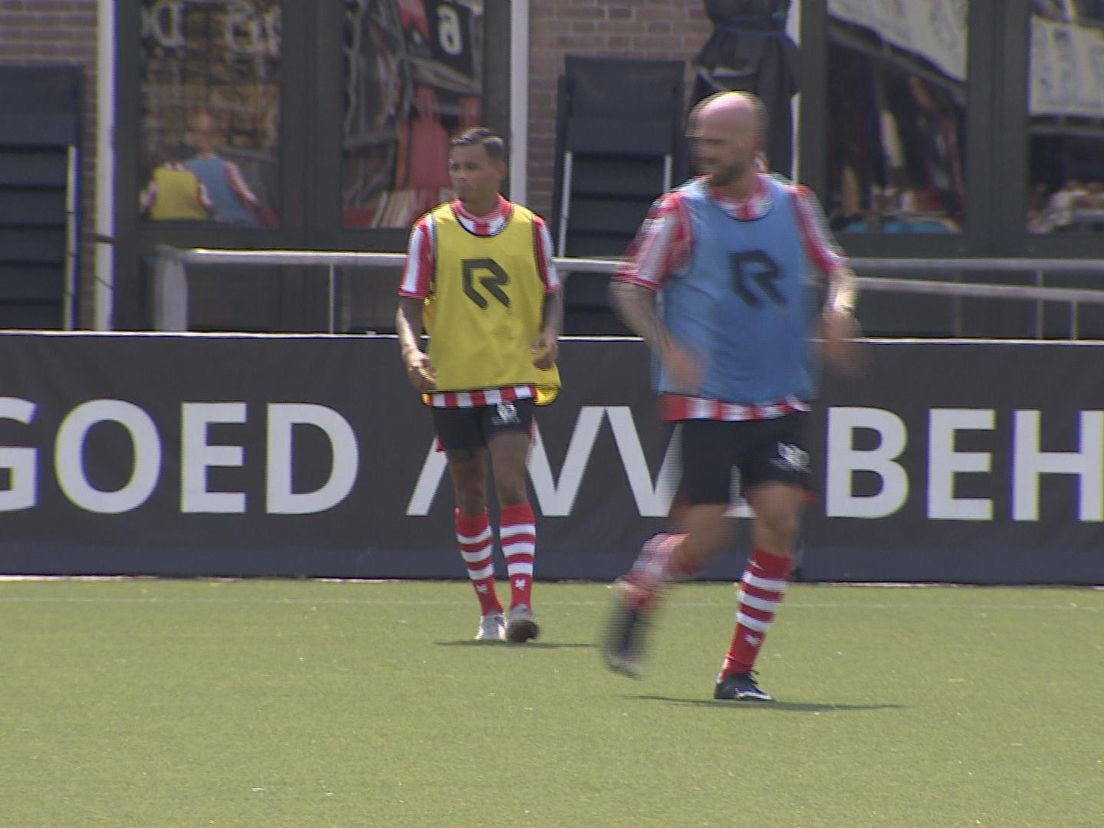 Bryan Smeets en Denzel James op de eerste training van het seizoen