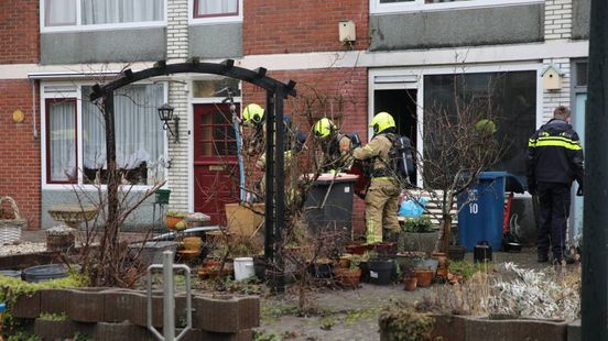 Bewoner raakt gewond door rookinhalatie bij brand