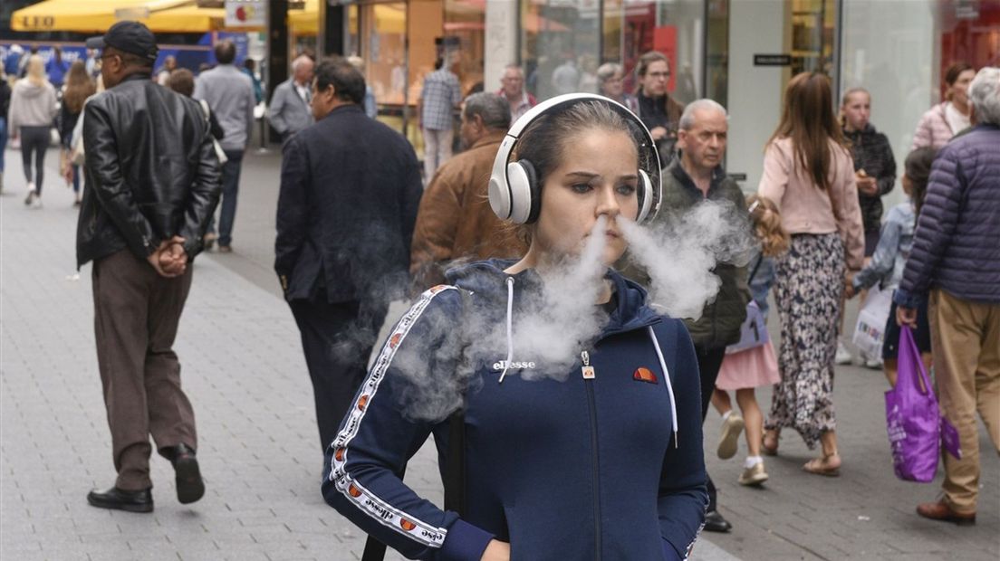 Longarts waarschuwt voor vape-epidemie onder jeugd: "Helpt de rookvrije generatie om zeep"