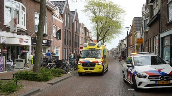 112 Nieuws: Fietser rijdt tegen bus portier in Zwolle | Fietser aangereden en gewond. 112 Nieuws: Fietser rijdt tegen bus portier in Zwolle | Fietser aangereden en gewond.