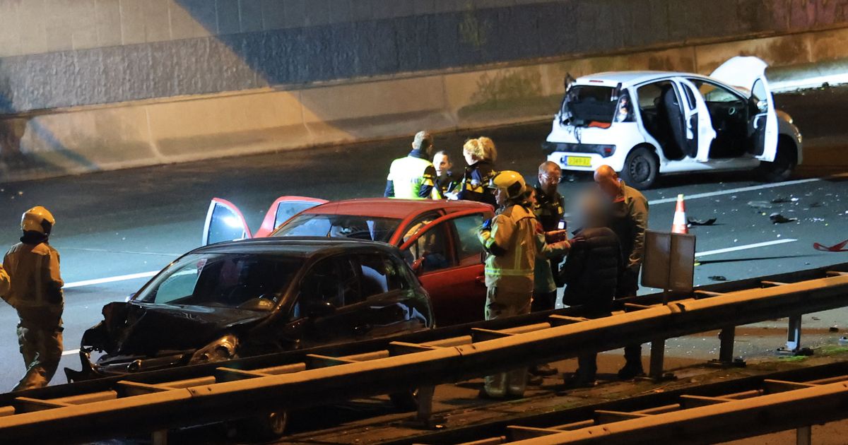 Automobilist botst onder invloed op auto van Rijkswaterstaat