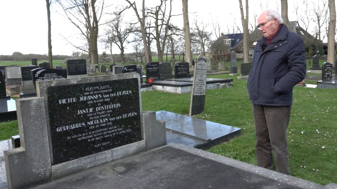 Kees Wierenga bezoekt het graf van zijn vroegere klasgenootje Gerard van der Reyden en diens ouders