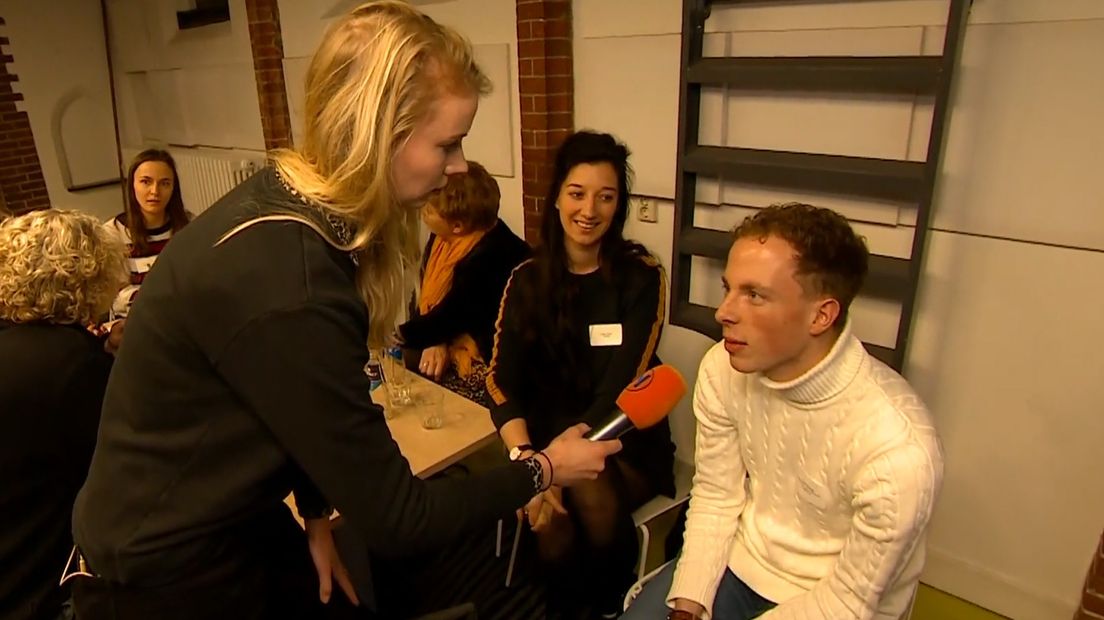 RTV Noord-verslaggever Joyce Kranenborg is benieuwd hoe Luuk erbij is gekomen om zich aan te melden.