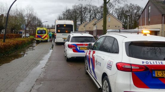 112 Nieuws: Lijnbus en scooter komen met elkaar in botsing in Glanerbrug. 112 Nieuws: Lijnbus en scooter komen met elkaar in botsing in Glanerbrug.