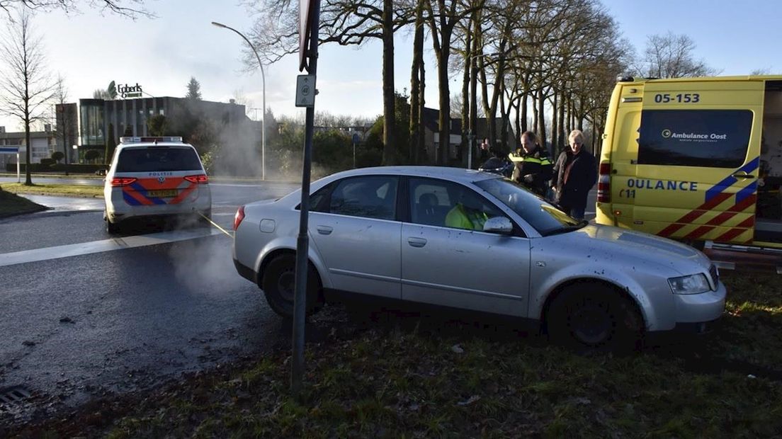 Fietser aangereden door auto in Almelo