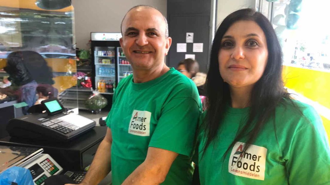 Amer en Houda Yatim openen vijf jaar na hun komst in Nederland een supermarkt