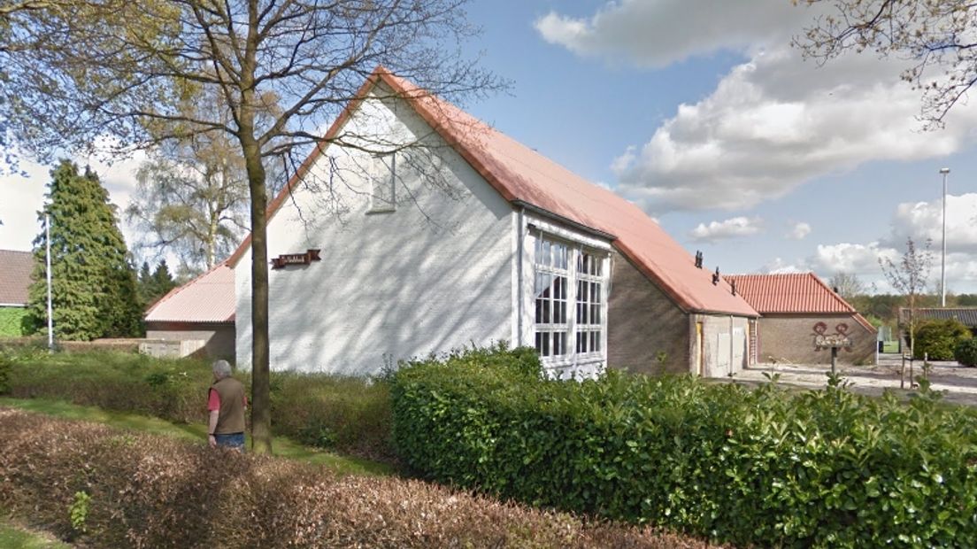 De oude school in Vledderveen (Rechten: Google Streetview)