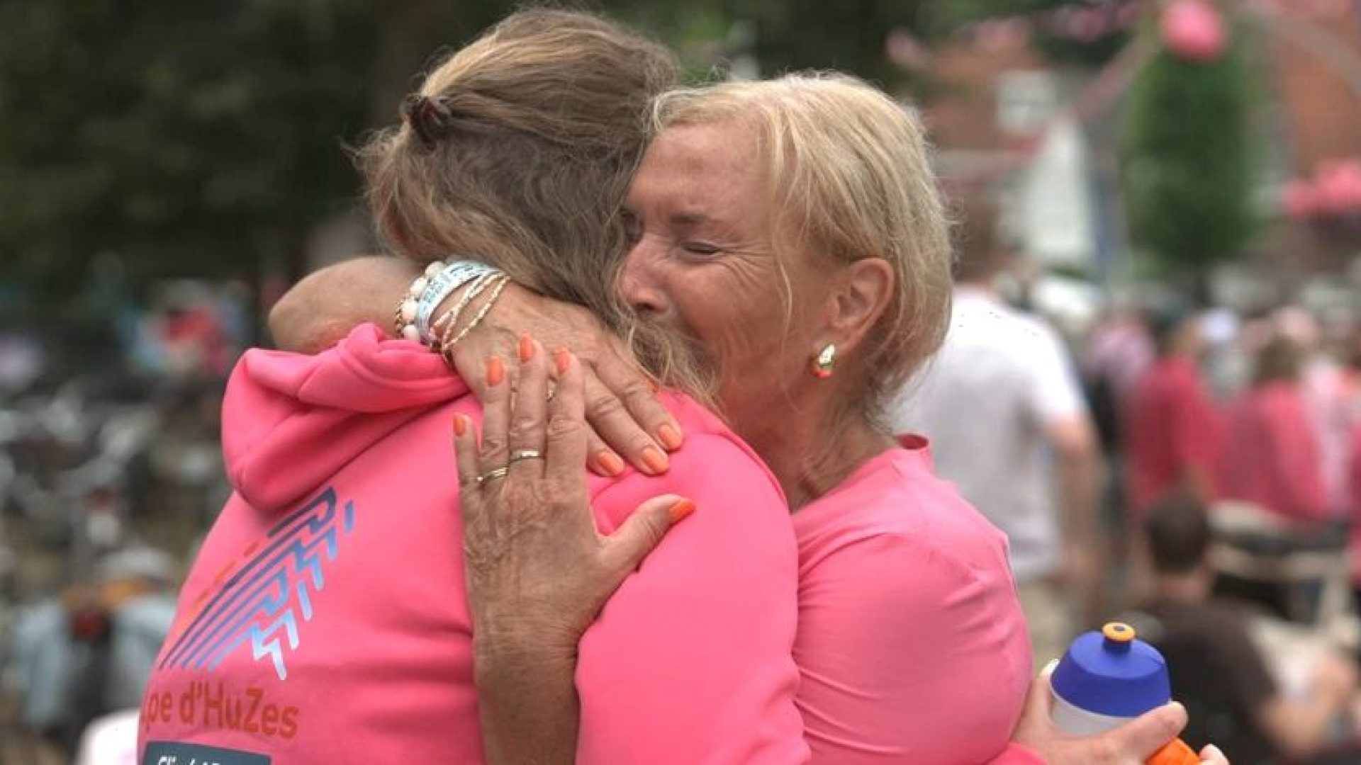 Lieke loopt de Vierdaagse voor ongeneeslijk zieke dochter Bo: 'Die medaille verdient zij'