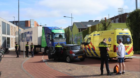 Vrouw raakt gewond bij aanrijding met vrachtwagen Home