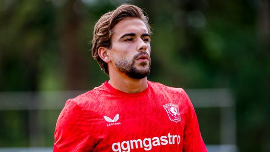 Van Rooij hoopt op transfer: 'Maar blijven geen straf', Van den Brom blij met Ten Hag Home