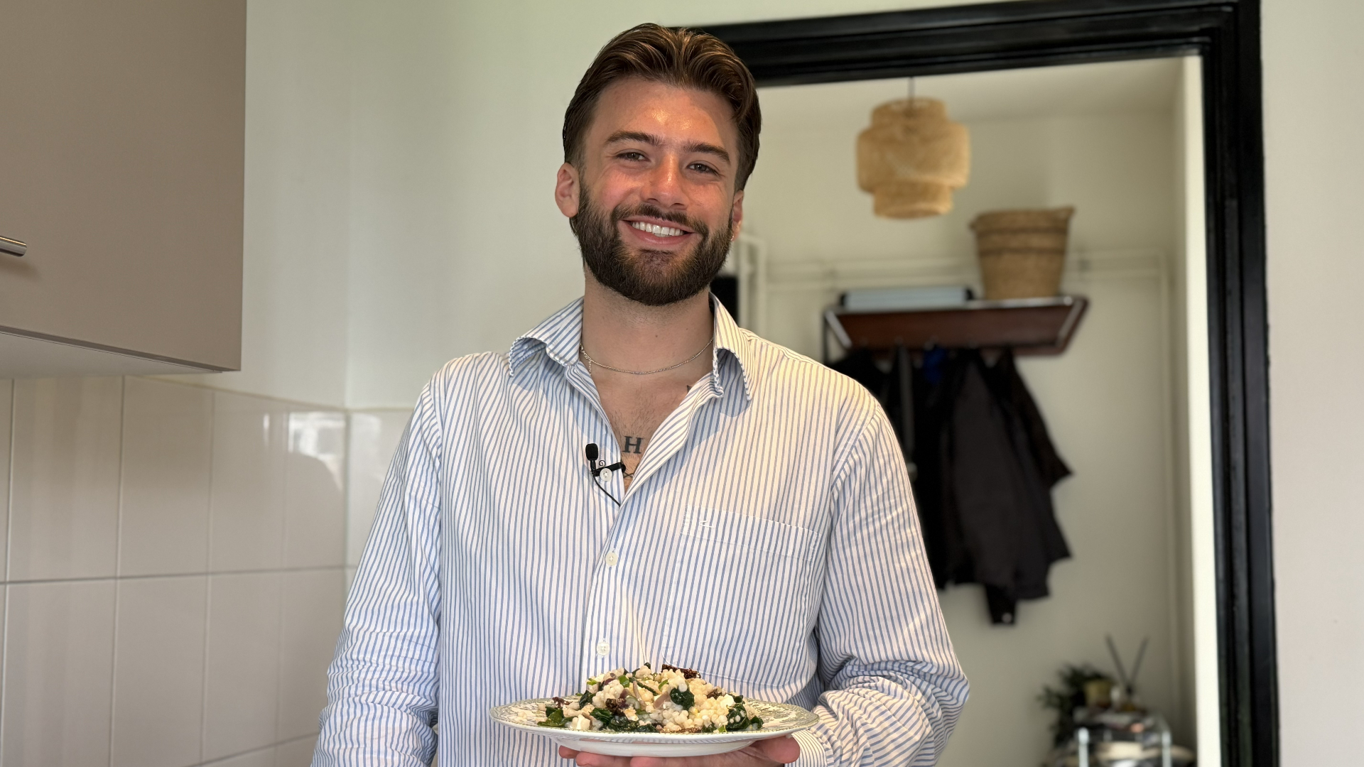 Liam's avondmaaltijd is een couscous spinazie salade.