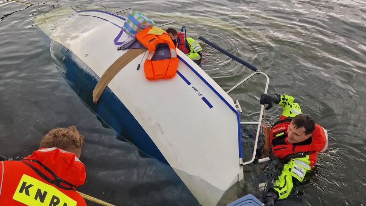 Zeiljacht kapseist op Veerse Meer, vier opvarenden gered