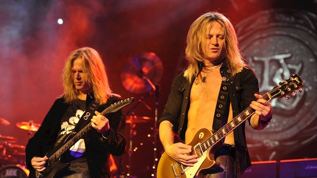Foto's Whitesnake met Adje van den Berg in Enschede RTV Oost Foto's Whitesnake met Adje van den Berg in Enschede RTV Oost
