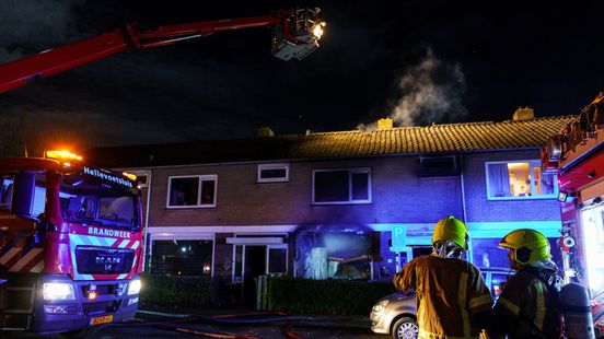 Felle brand in woonwijk, bewoner gewond naar het ziekenhuis Home
