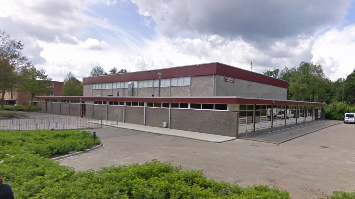 Emmen laat plafondplaten vervangen in Sporthal Bargeres na incident