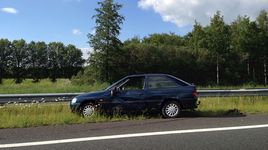 Auto in de vangrail op A1