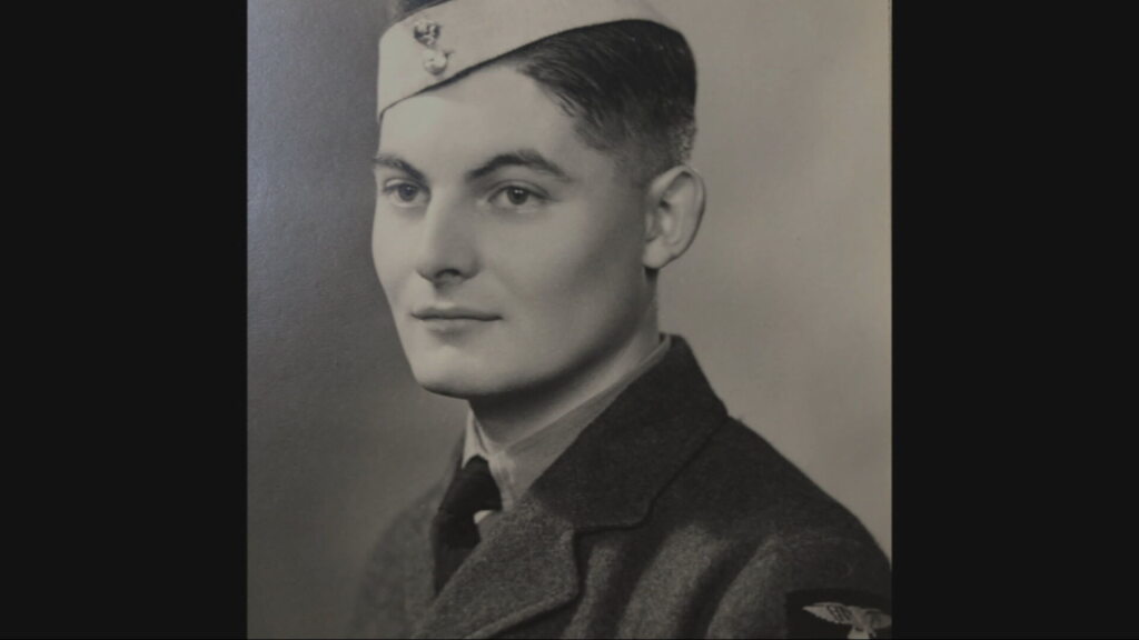 Eric Arthur Tilbury is ien fan de fleaners fan de Lancaster ED603