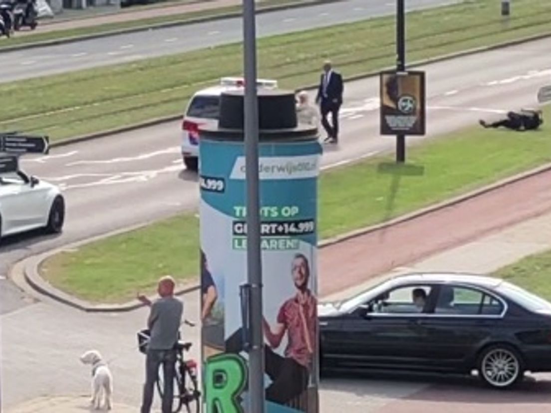 Vrijdag werd een agent bewusteloos geslagen op de Westzeedijk in Rotterdam