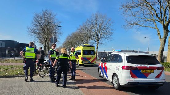 Fietser raakt gewond bij aanrijding in Meppel. Fietser raakt gewond bij aanrijding in Meppel.