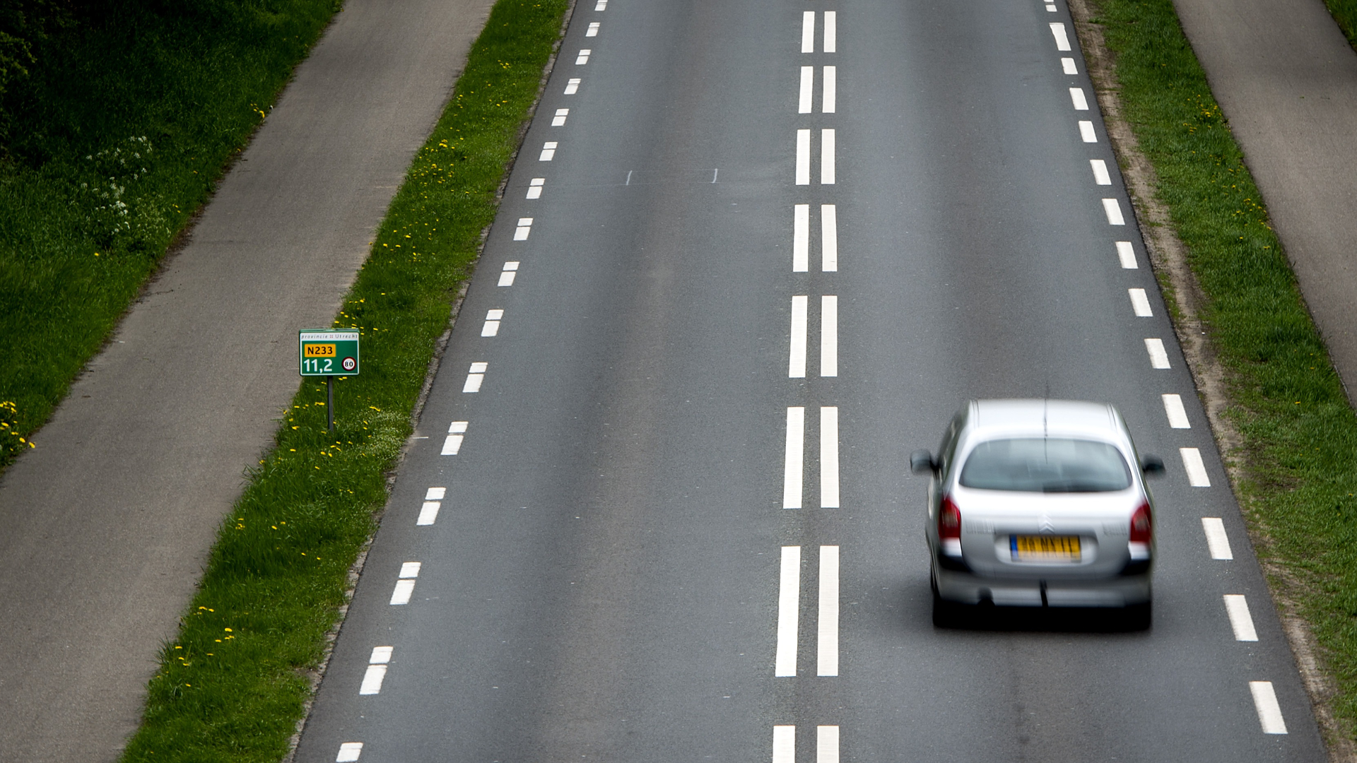 N233 dicht tussen Veenendaal en Rhenen: werkzaamheden aan asfalt