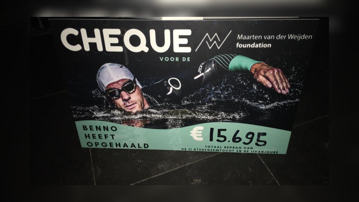 Benno Tuinstra haalt 15.695 euro op met zwemtocht in Joure