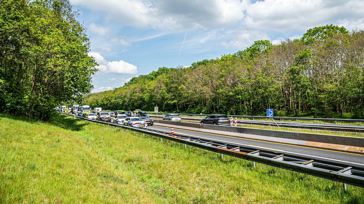 File na ongeval op de A28 bij Hooghalen, inmiddels opgelost