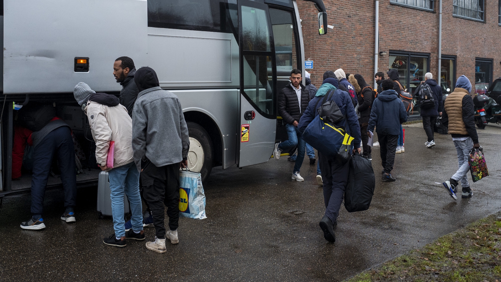 Vijftig Gevluchte Syrische Mannen In Noodopvang Winschoten: ‘Ik Voel Me ...