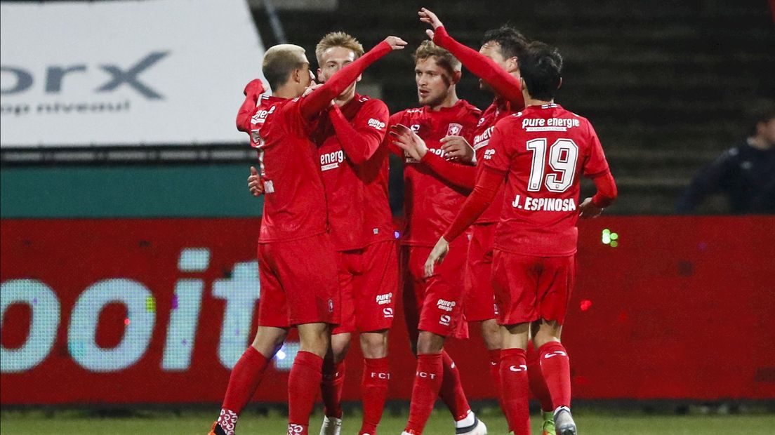 FC Twente komt op 1-1 via Tom Boere